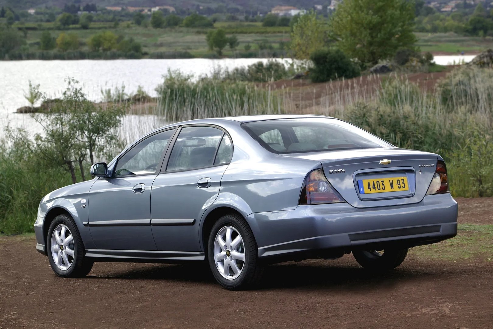 Chevrolet_Evanda_1_generation__Sedan__7.jpg
