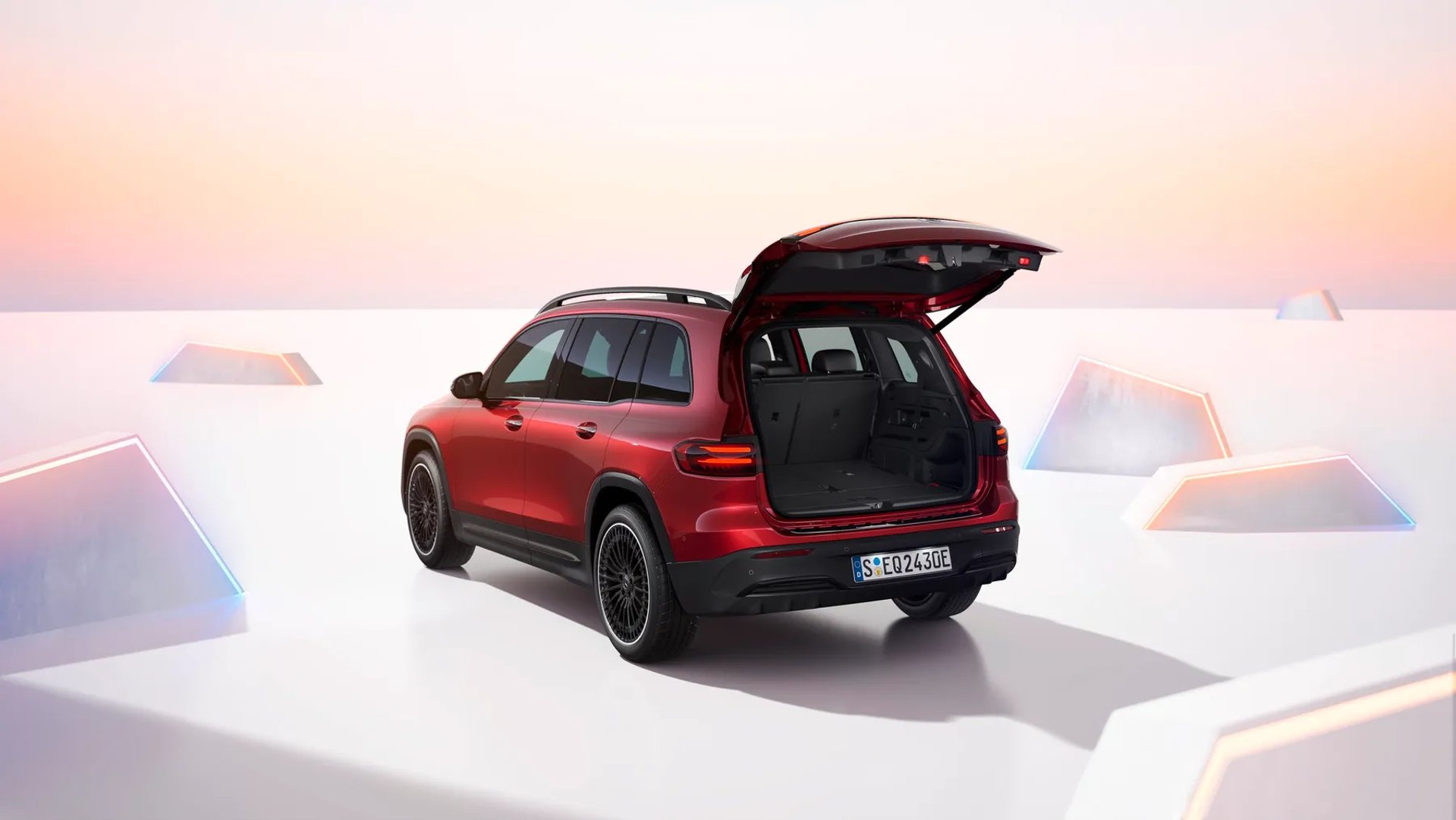 Mercedes_EQB_1_generation_restyling__SUV_5-doors__2.jpg