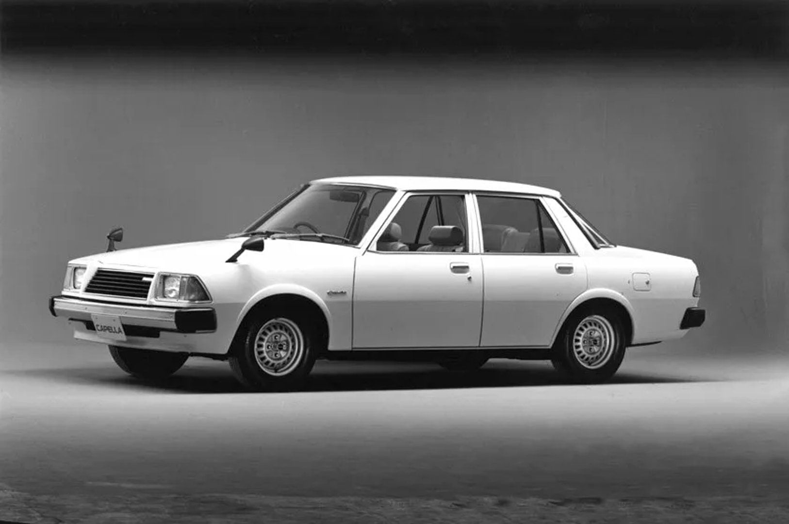 Mazda_Capella_2_generation__Sedan__1.jpg