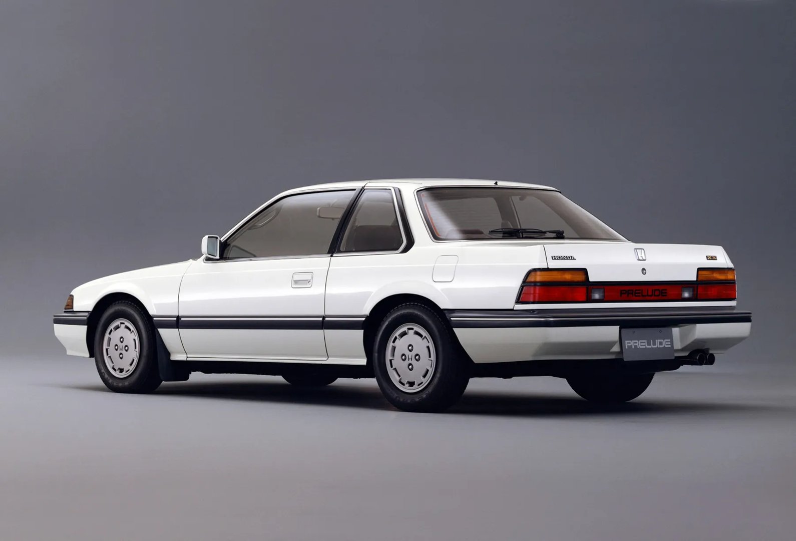 Honda_Prelude_2_generation__Coupe__8.jpg