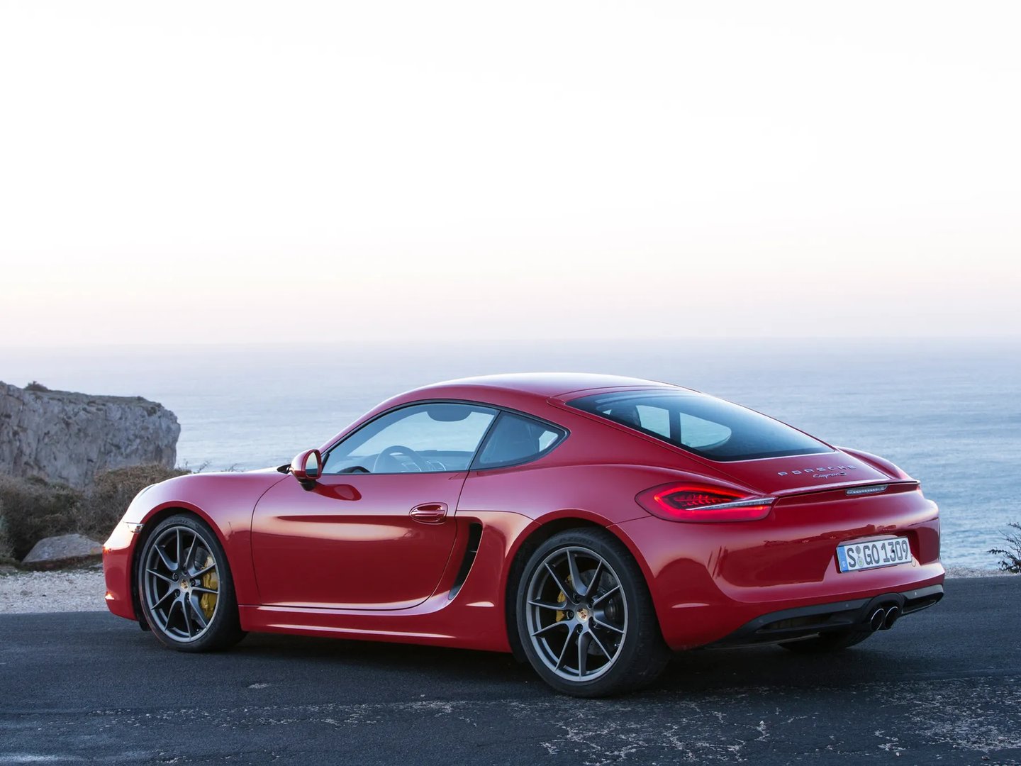 Porsche_718_Cayman_2_generation__Coupe__8.jpg