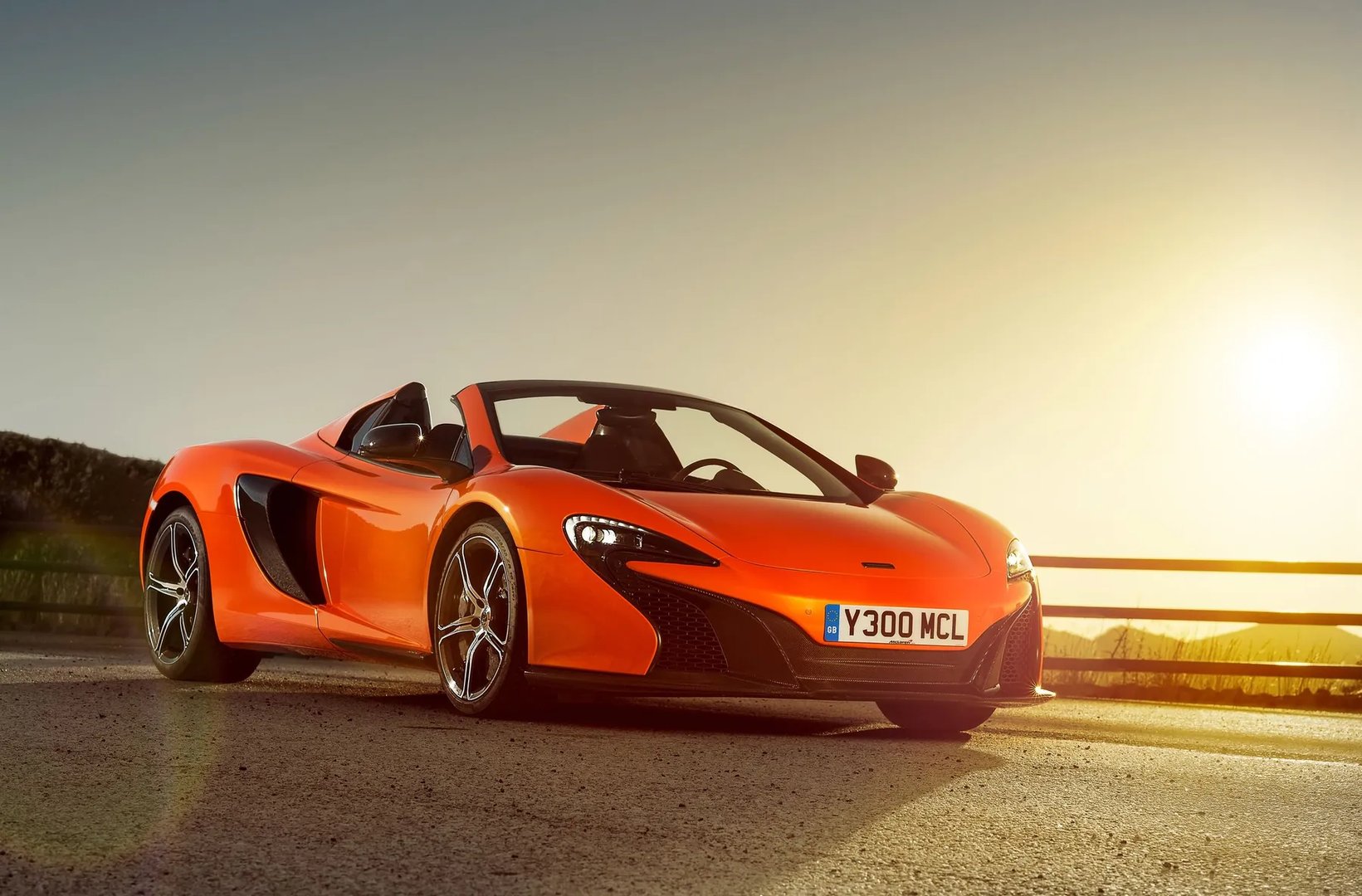 McLaren_650S_1_generation__Roadster__1.jpg
