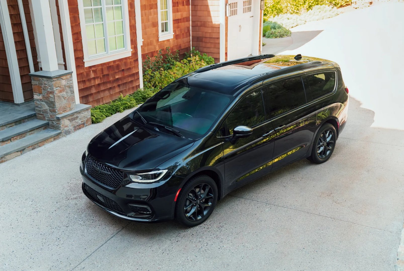 Chrysler_Pacifica_2_generation_restyling__Minivan__10.jpg