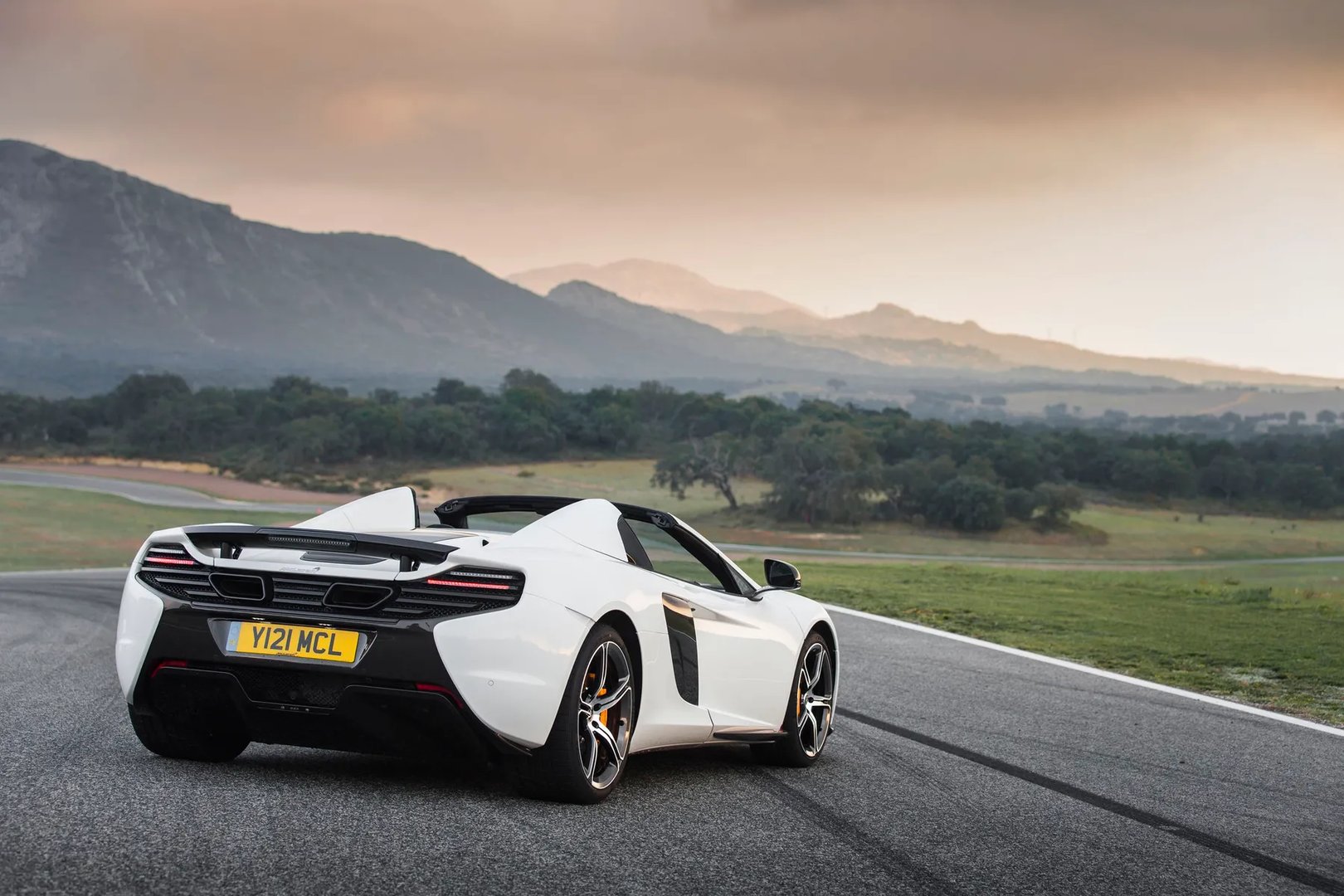 McLaren_650S_1_generation__Roadster__13.jpg