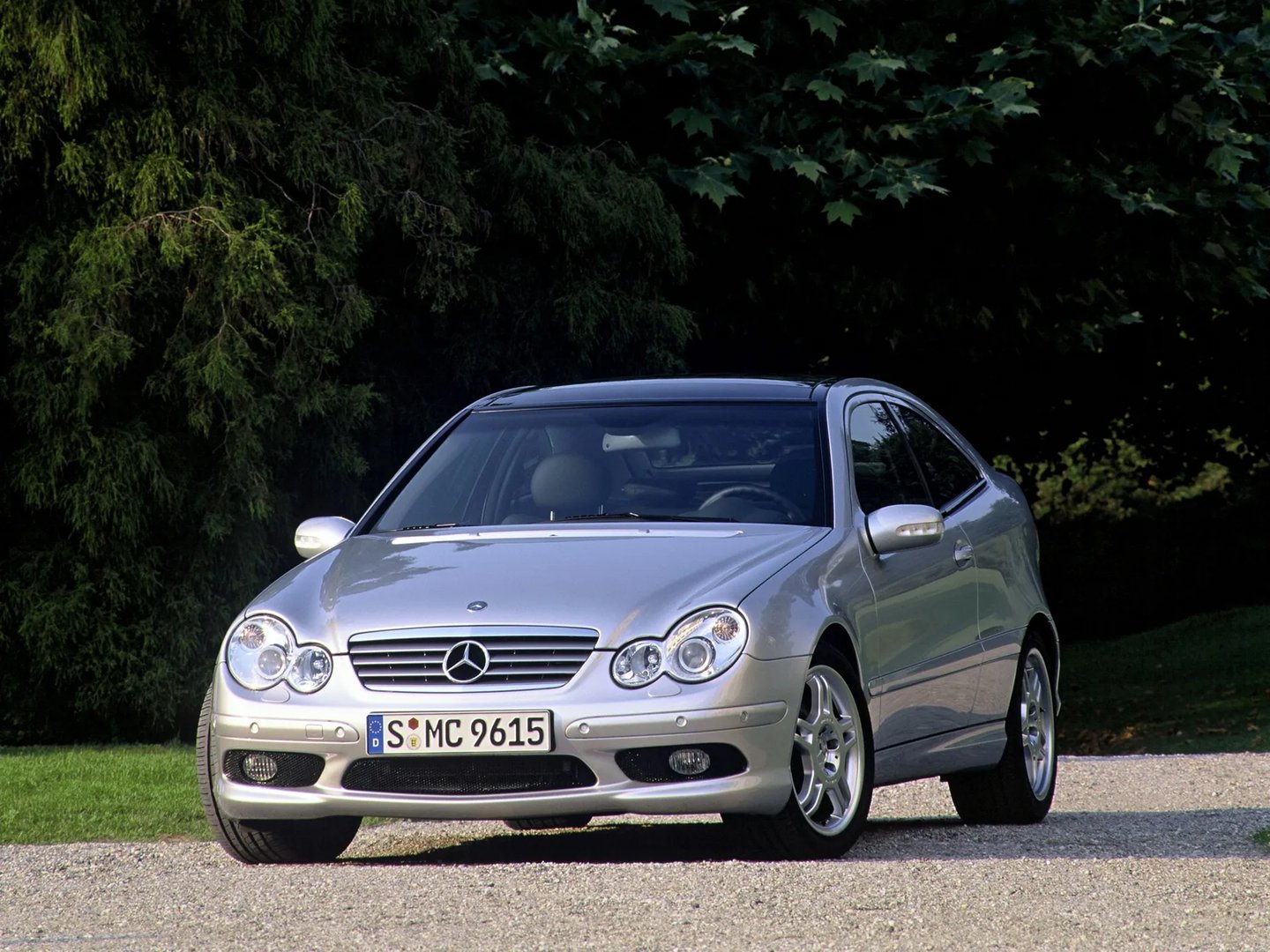 Mercedes_C-Class_AMG_2_generation__Hatchback_3-door__3.jpg
