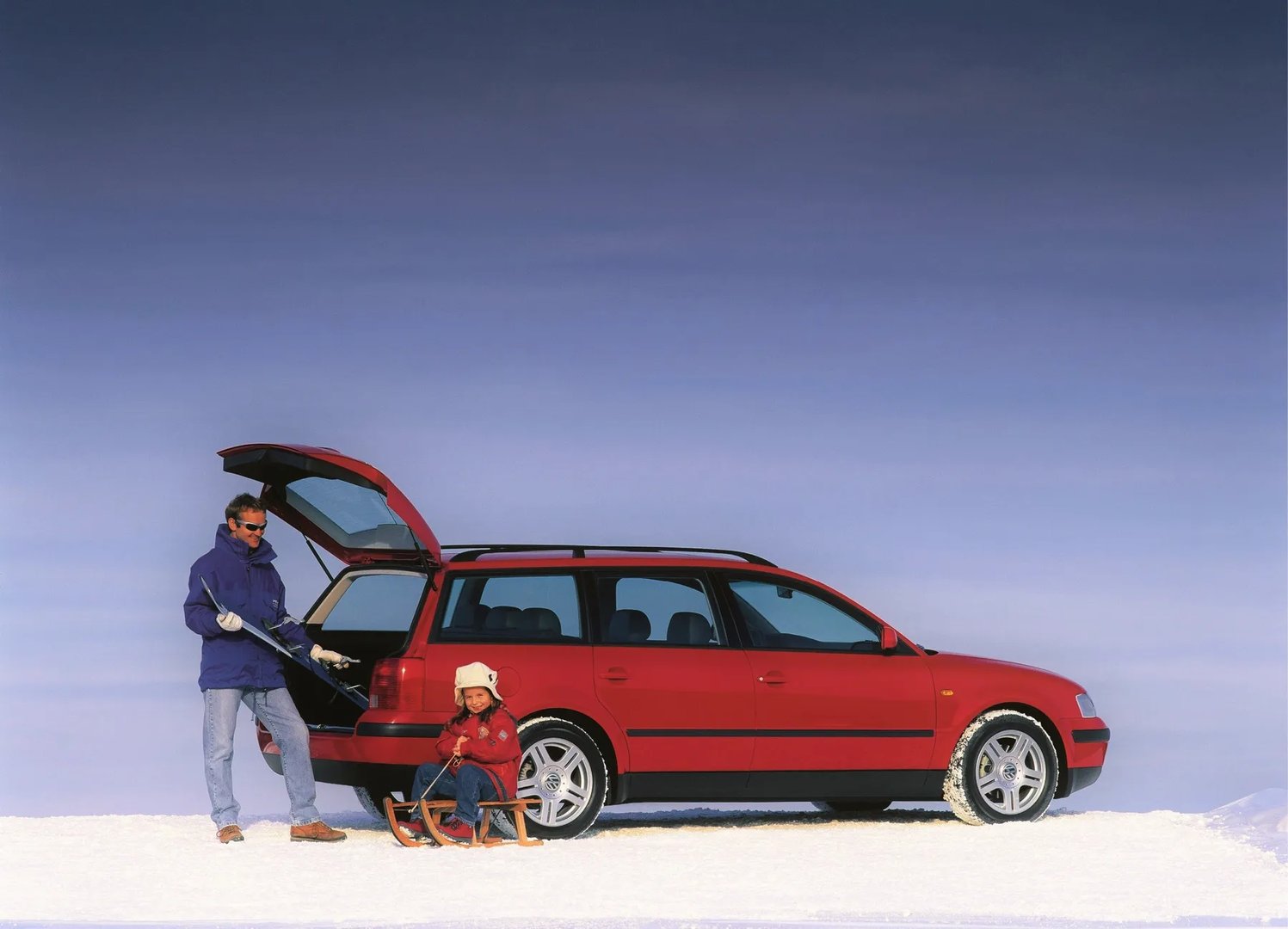Volkswagen_Passat_5_generation__Estate_5-door__12.jpg