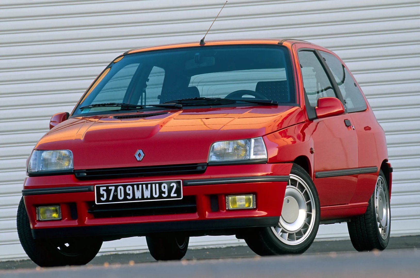 Renault_Clio_1_generation__Mini_3-doors__5.jpg