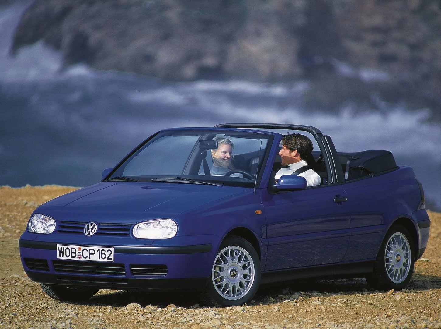 Volkswagen_Golf_4_generation__Cabrio__8.jpg