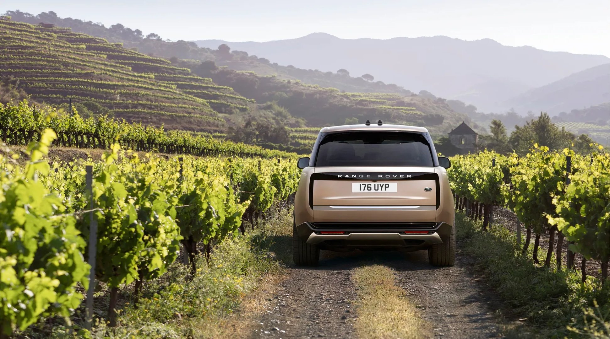 Land Rover_Range_Rover_5_generation__SUV_5-doors__8.jpg