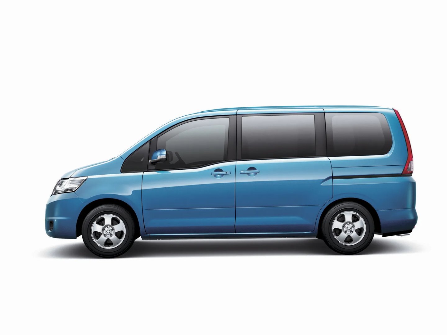Nissan_Serena_3_generation__Minivan__3.jpg