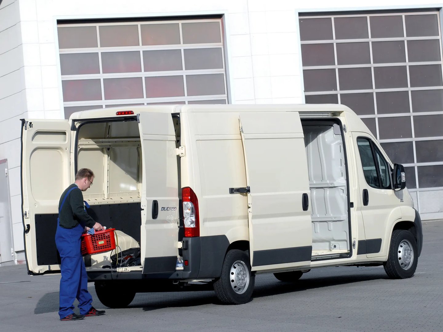Fiat_Ducato_3_generation__Van__13.jpg
