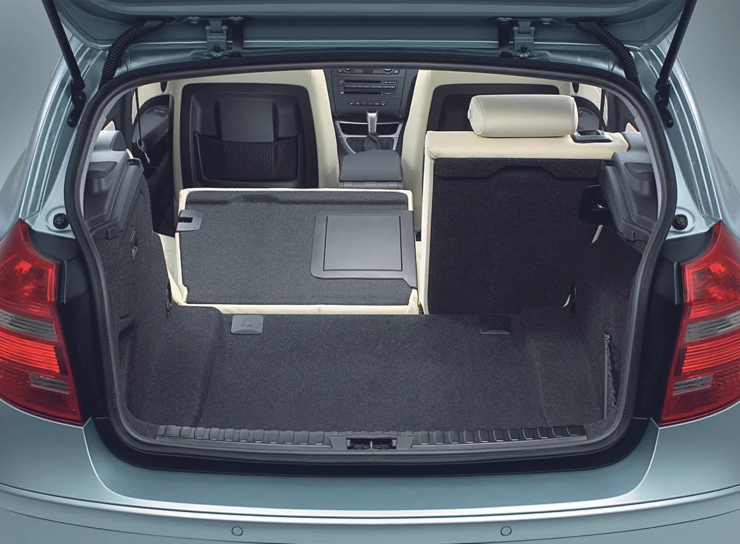 BMW_1_series_1_generation_restyling__Hatchback_3-door__7.jpg