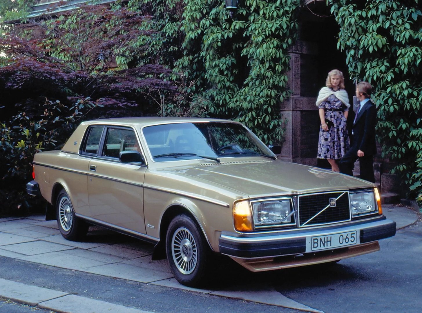 Volvo 260 Series 1 generation  Sedan 2-doors