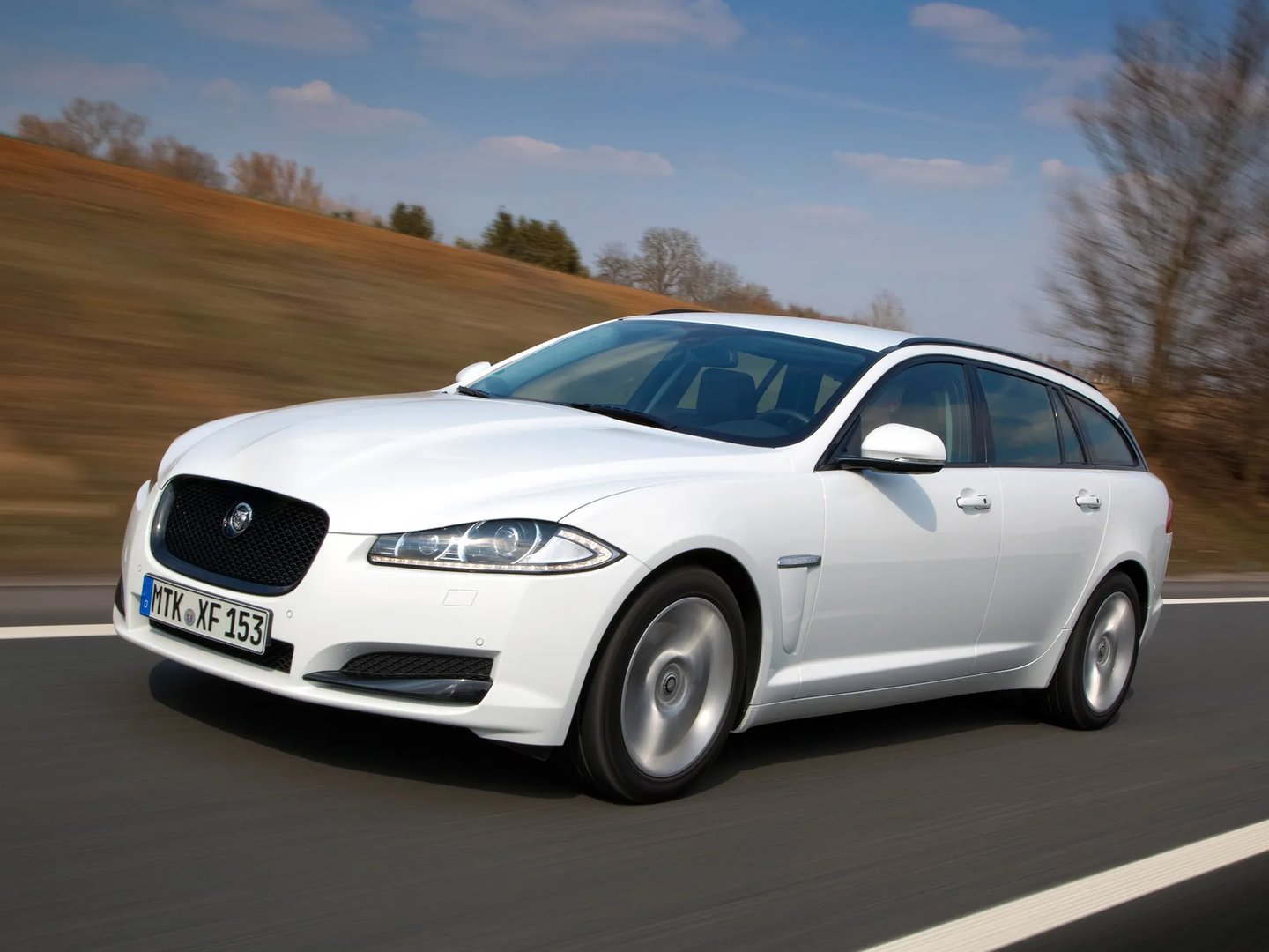 Jaguar_XF_1_generation_restyling__Estate_5-door__3.jpg
