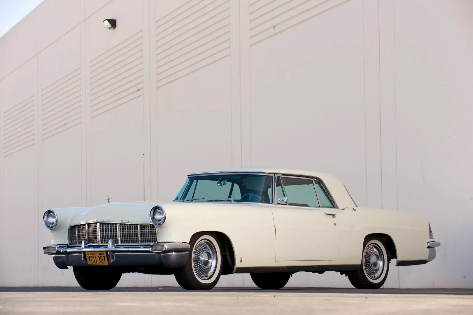 Lincoln_Continental_2_generation__Coupe__7.jpg