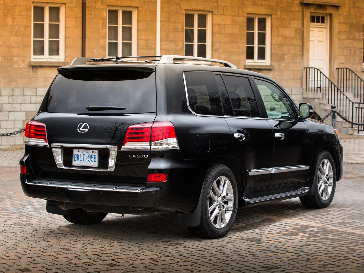Lexus_LX_3_generation_restyling__SUV_5-doors__2.jpg