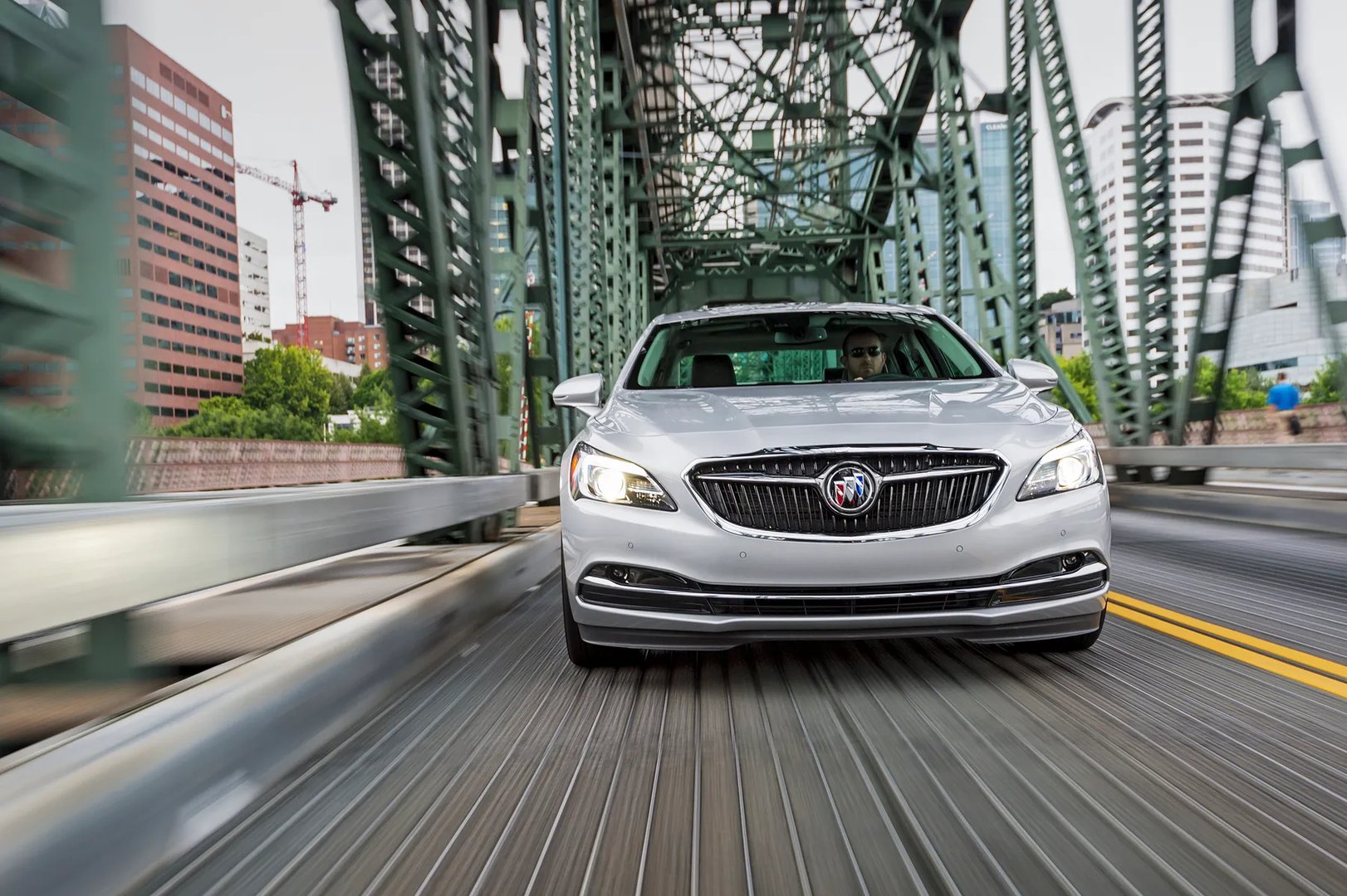 Buick_LaCrosse_3_generation__Sedan__13.jpg