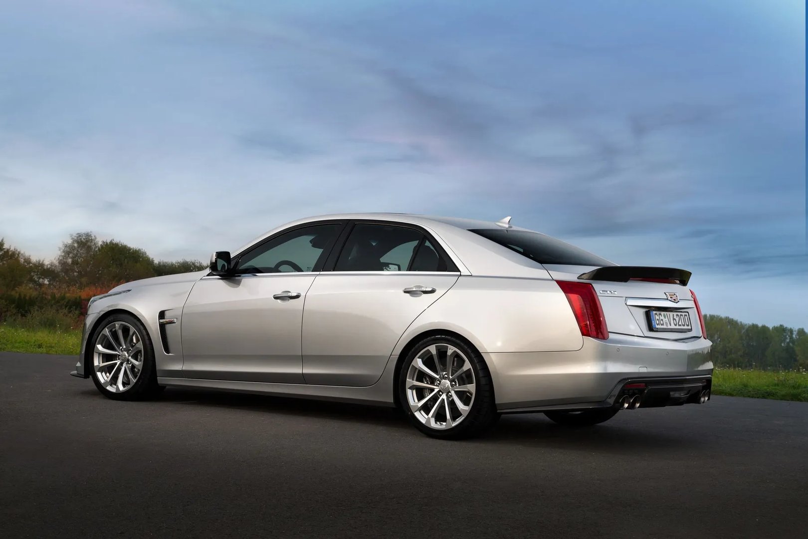 Cadillac_CTS-V_3_generation__Sedan__7.jpg