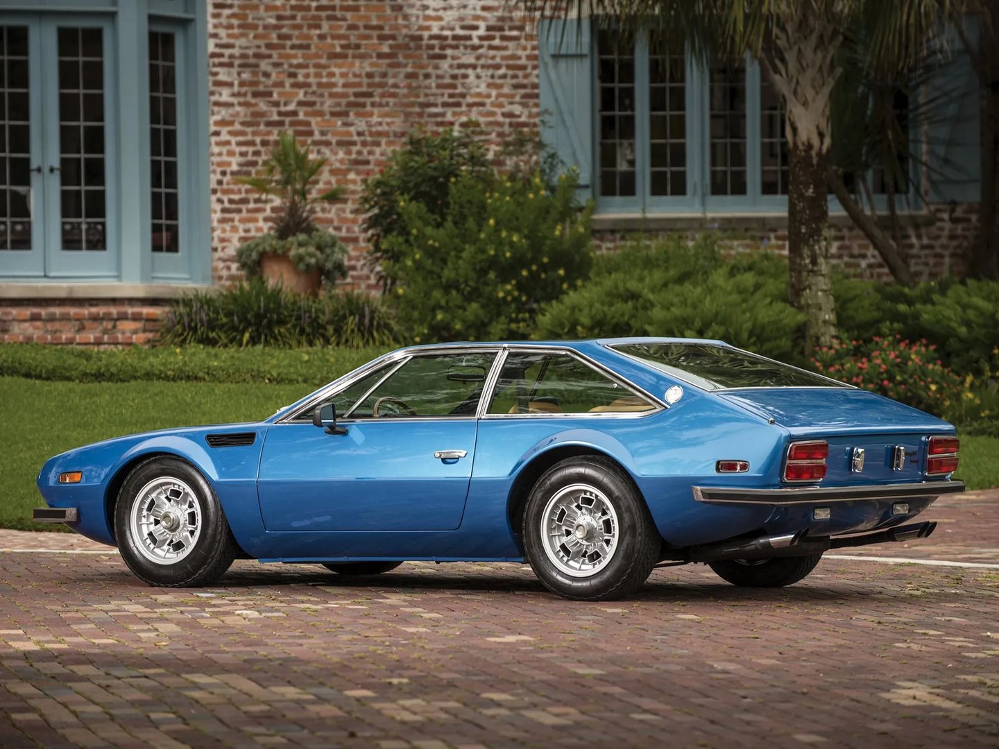 Lamborghini_Jarama_1_generation__Coupe__2.jpg