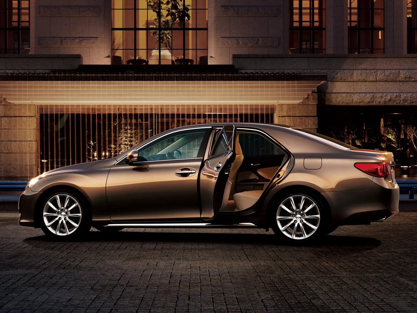 Toyota_Mark_X_2_generation__Sedan__6.jpg