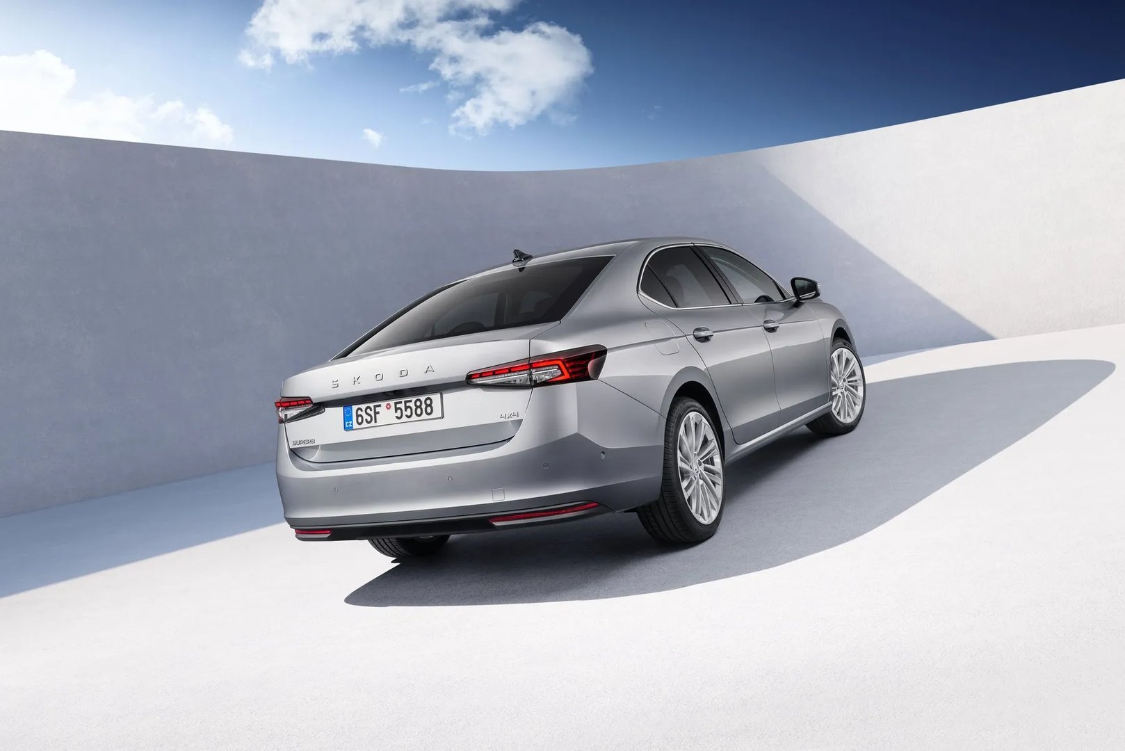 Skoda_Superb_4_generation__Liftback__1.jpg