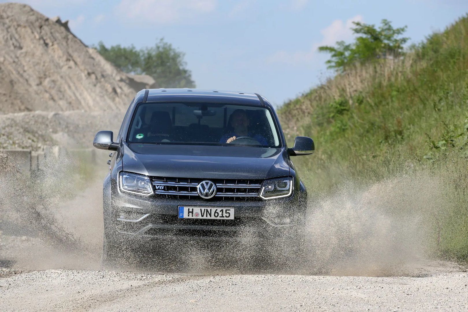 Volkswagen_Amarok_1_generation_restyling__Pickup_double-cab__10.jpg