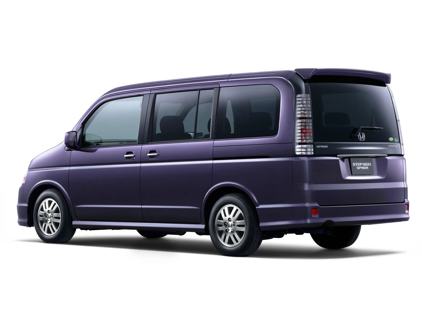 Honda_Stepwgn_2_generation_restyling__Minivan__1.jpg