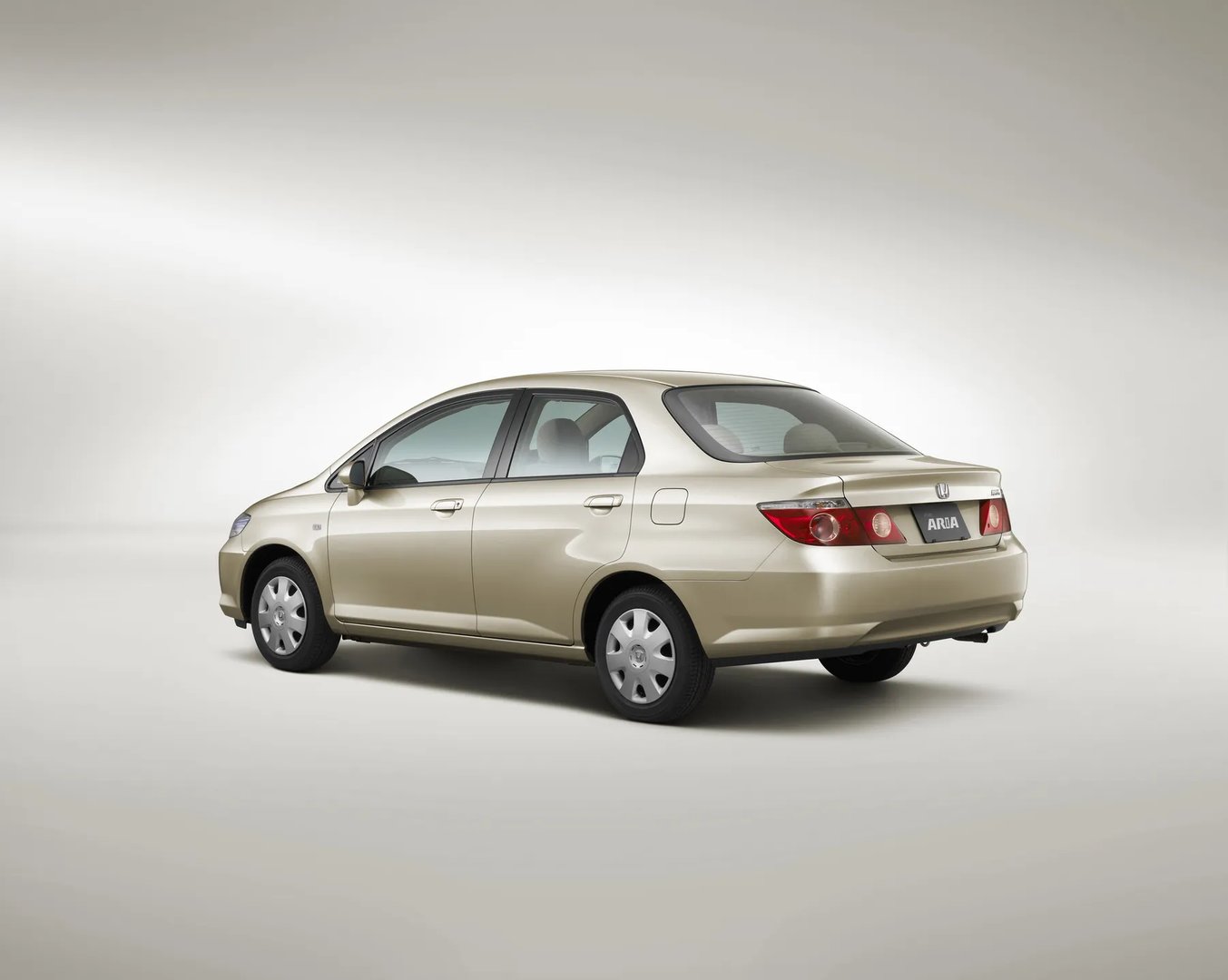 Honda_Fit_Aria_1_generation__Sedan__4.jpg