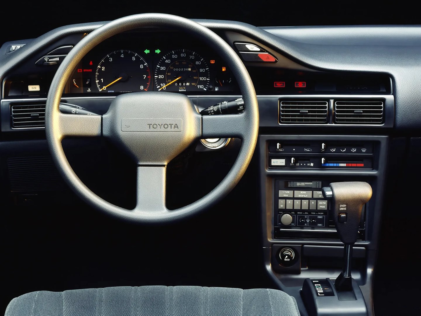 Toyota_Corolla_6_generation__Coupe__10.jpg