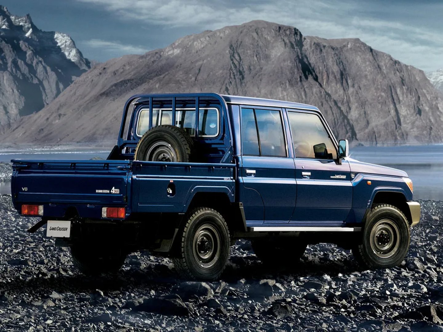 Toyota_LC_8_generation_restyling_3__Pickup_double-cab__2.jpg