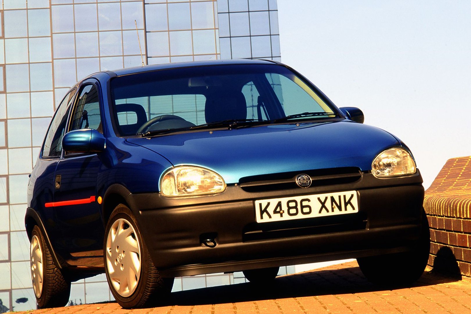 vauxhall_Corsa_2_generation__Mini_3-doors__5.jpg