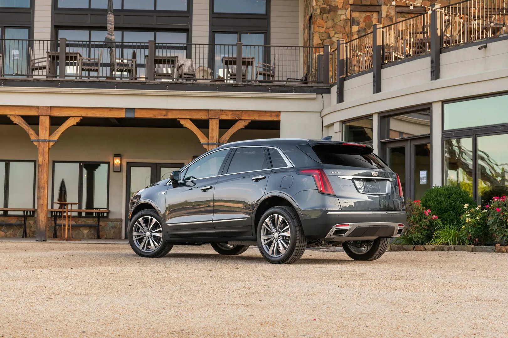 Cadillac_XT5_1_generation_restyling__SUV_5-doors__4.jpg