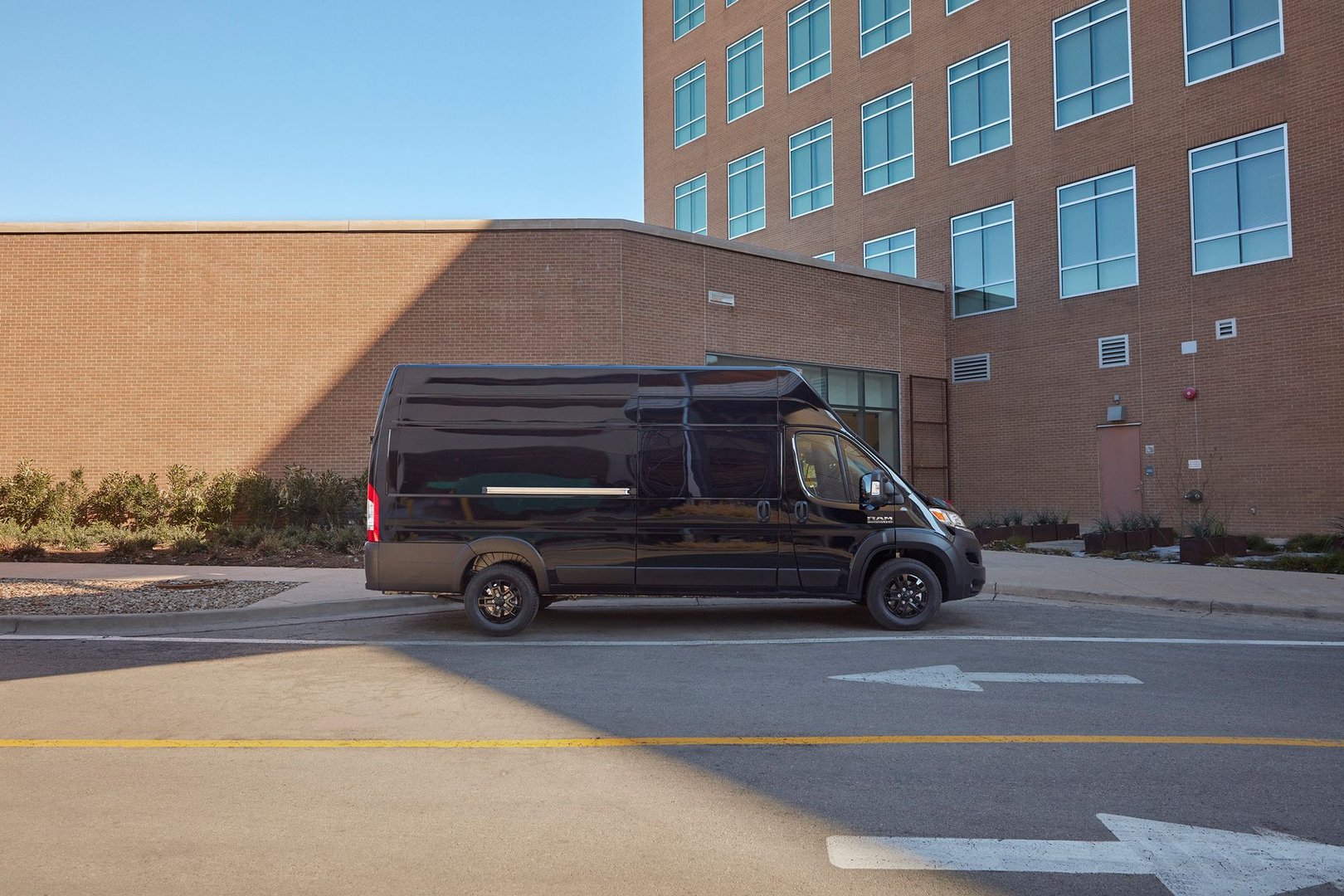 ram_Promaster_1_generation_restyling_2__Van_Long__6.jpg