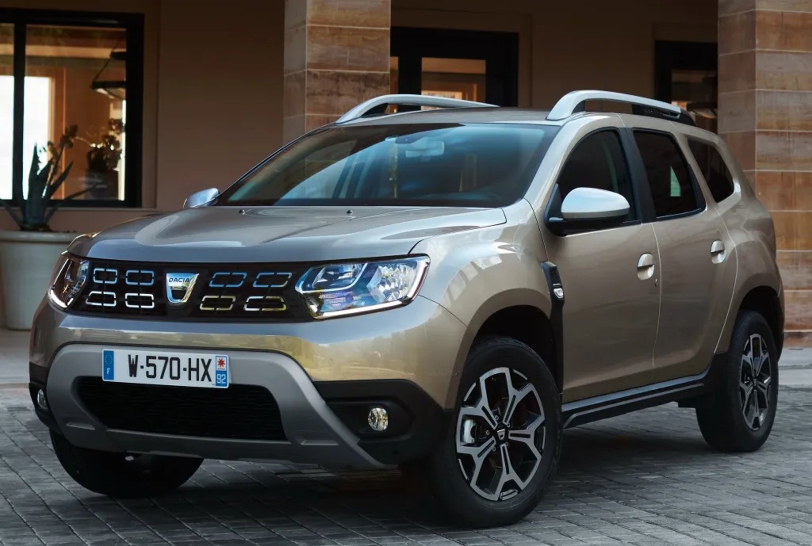 Dacia_Duster_2_generation__SUV_5-doors__8.jpg