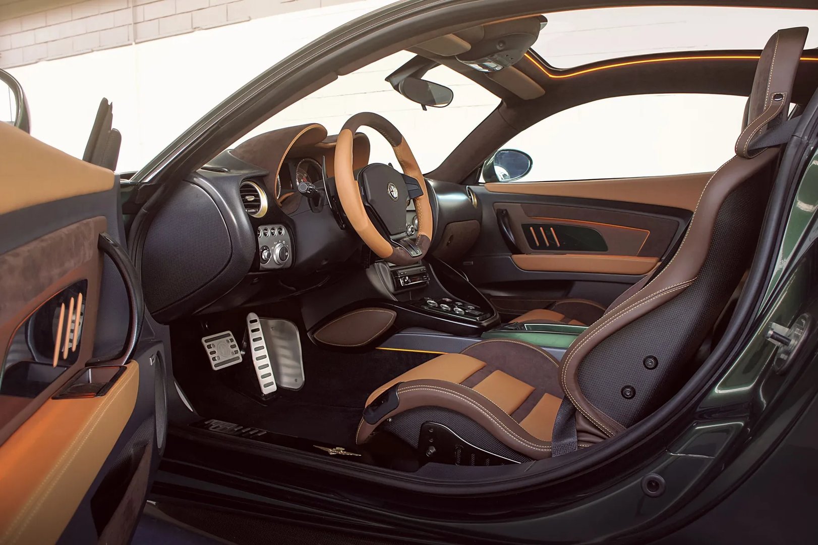 Alfa Romeo_Disco_Volante_1_generation__Coupe__13.jpg