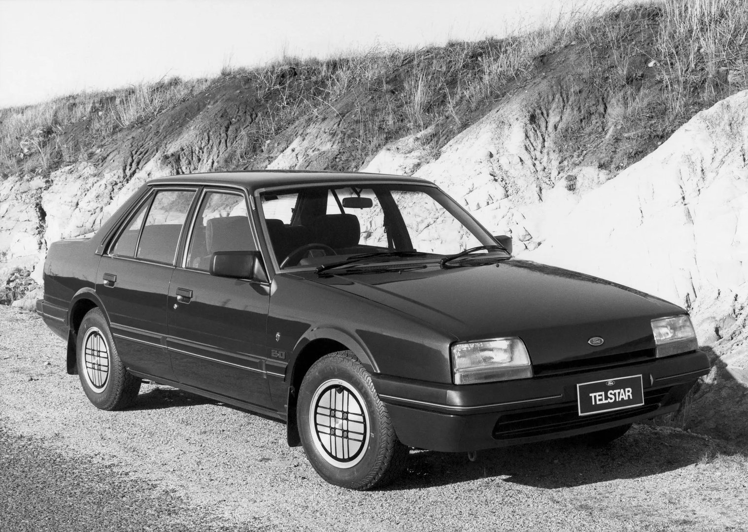 Ford_Telstar_1_generation__Sedan__1.jpg