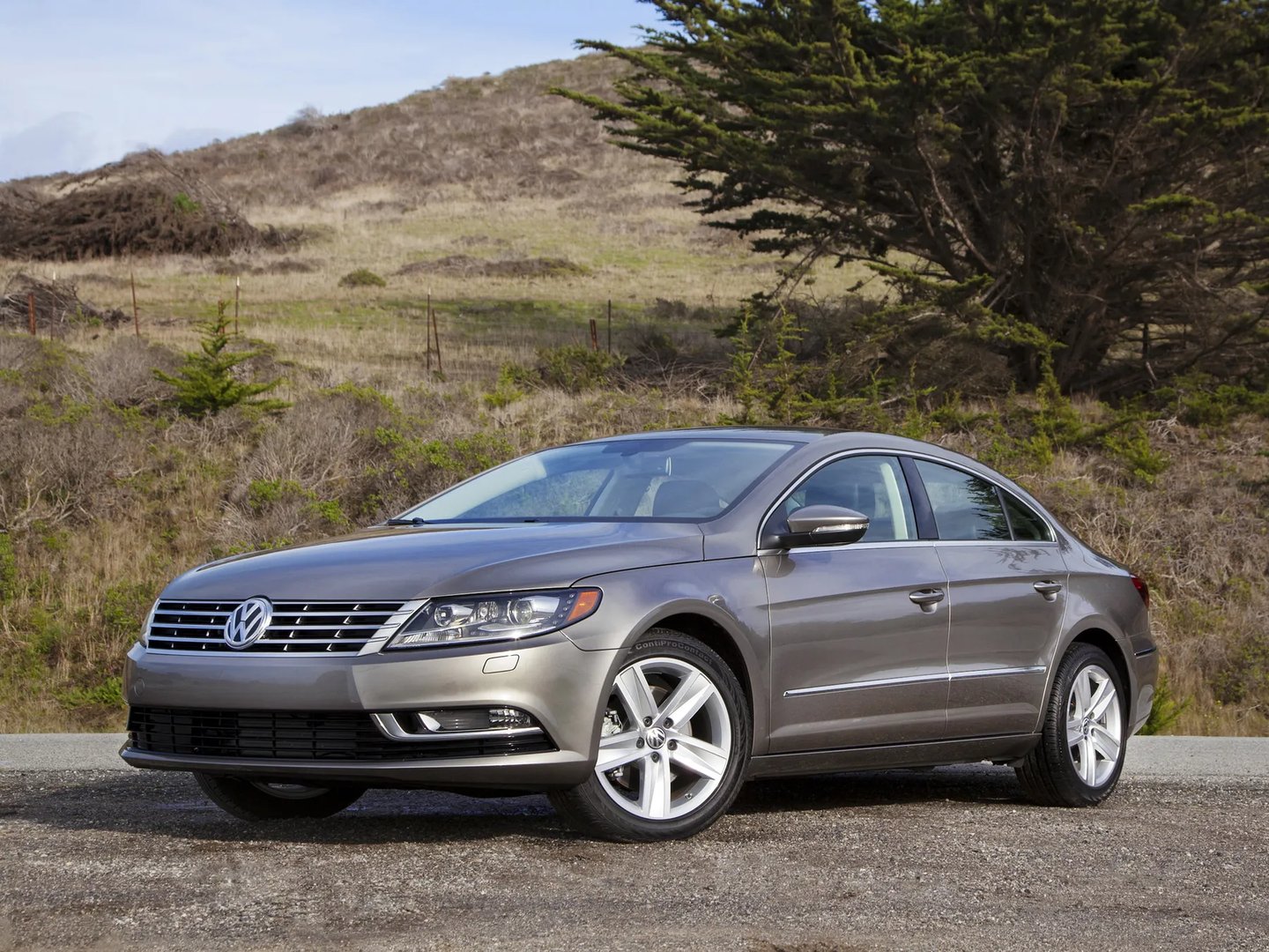 Volkswagen_Passat_CC_1_generation_restyling__Fastback__6.jpg