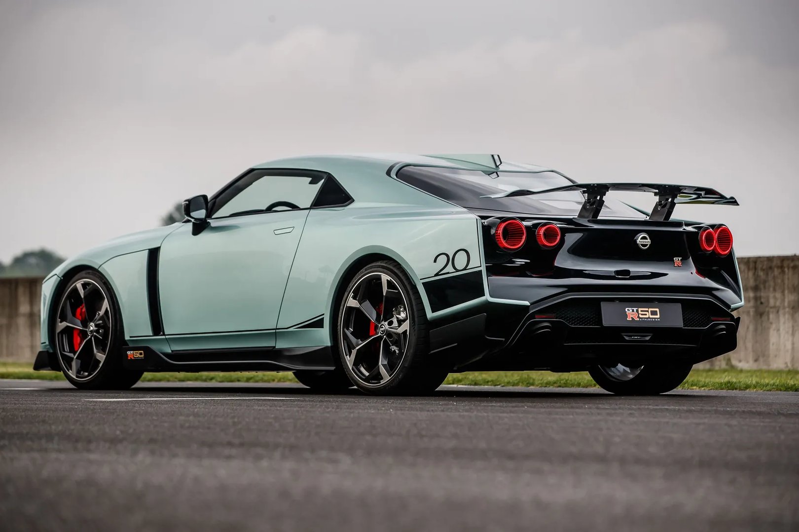 Nissan_GT-R50_by_Italdesign_1_generation__Coupe__7.jpg