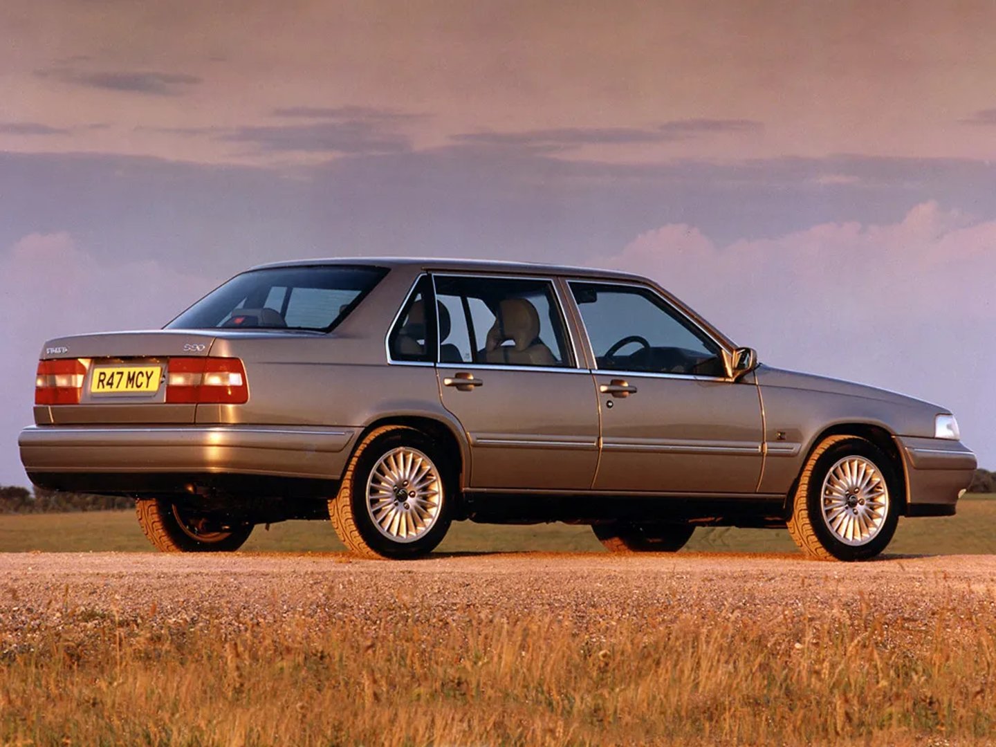 Volvo_S90_1_generation__Sedan__5.jpg