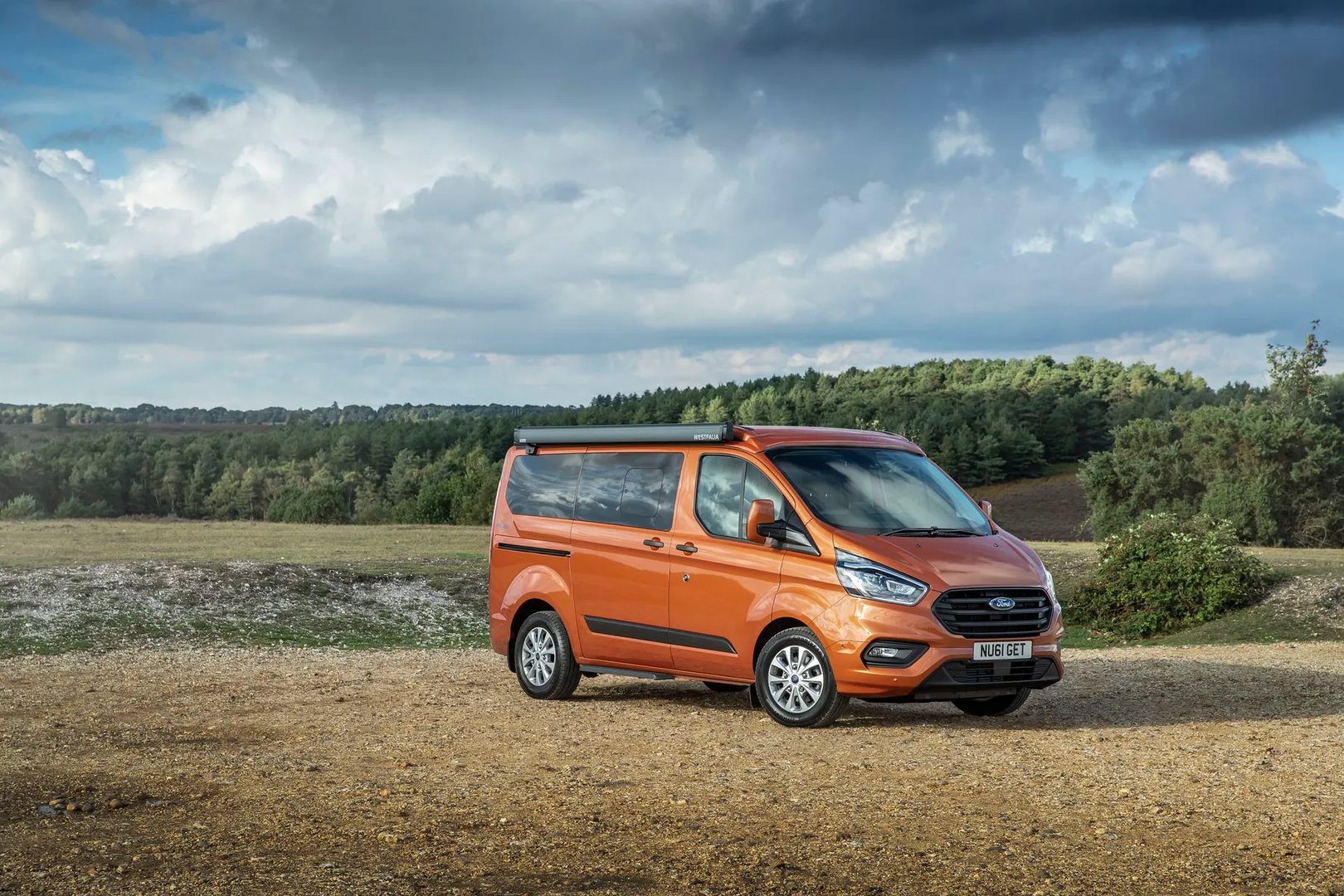 Ford_Transit_Custom_1_generation_restyling__Minivan__10.jpg