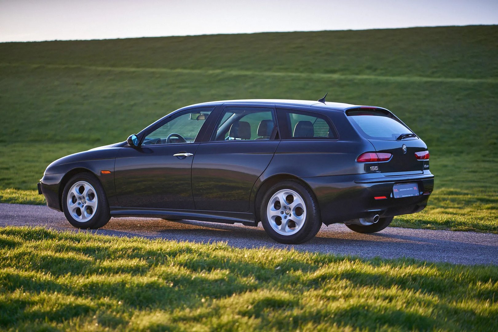 Alfa Romeo_156_1_generation__Estate_5-door__12.jpg