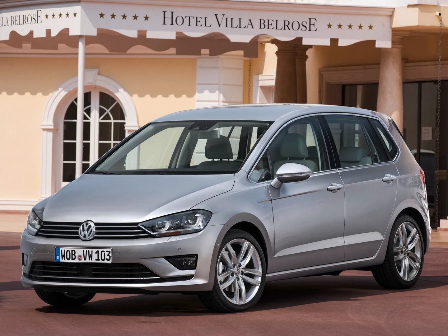 Volkswagen_Golf_Sportsvan_1_generation__Compact_Van__11.jpg