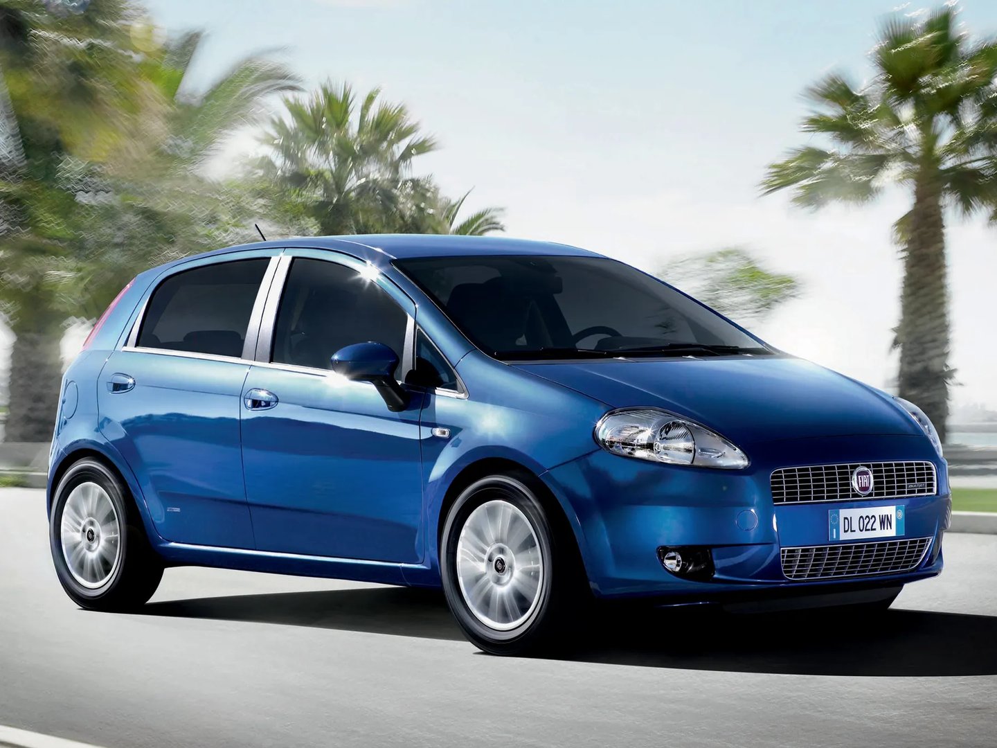 Fiat_Punto_3_generation__Mini_5-doors__8.jpg