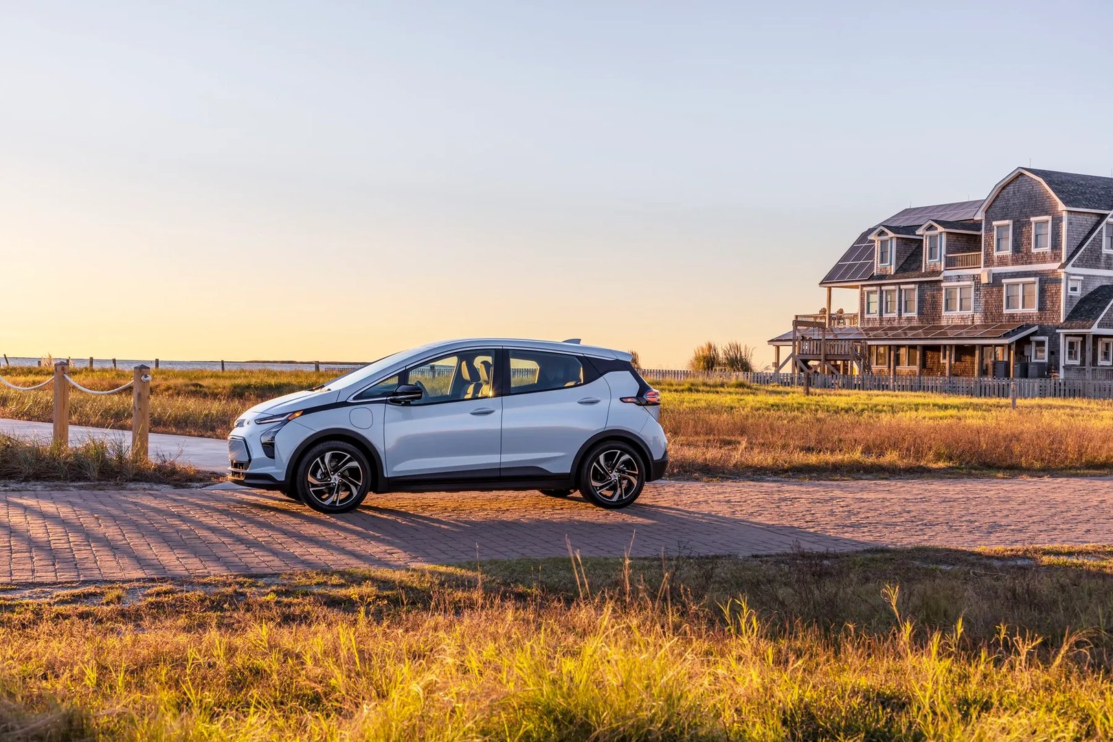 Chevrolet_Bolt_1_generation_restyling_1__Hatchback_5-door__10.jpg