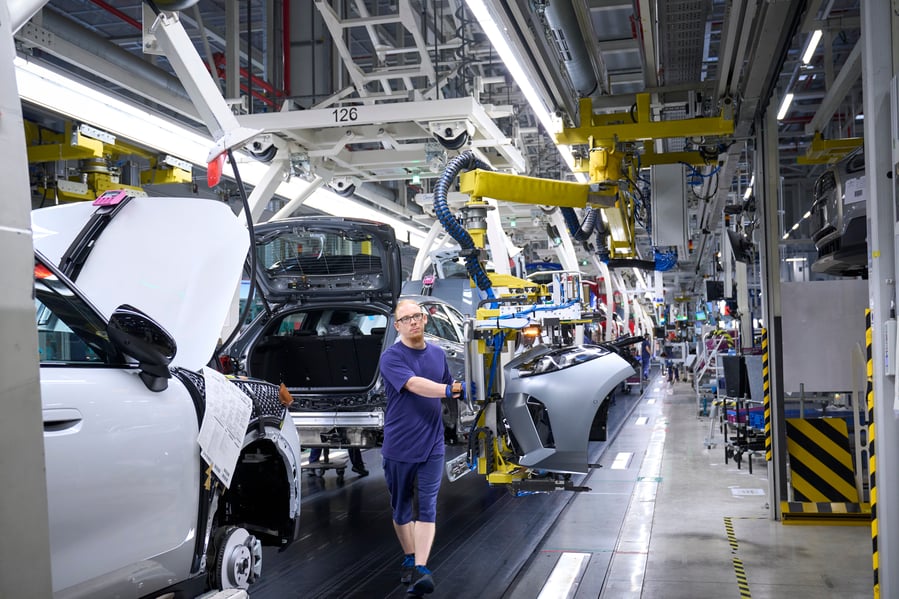 BMW Leipzig plant assembly line