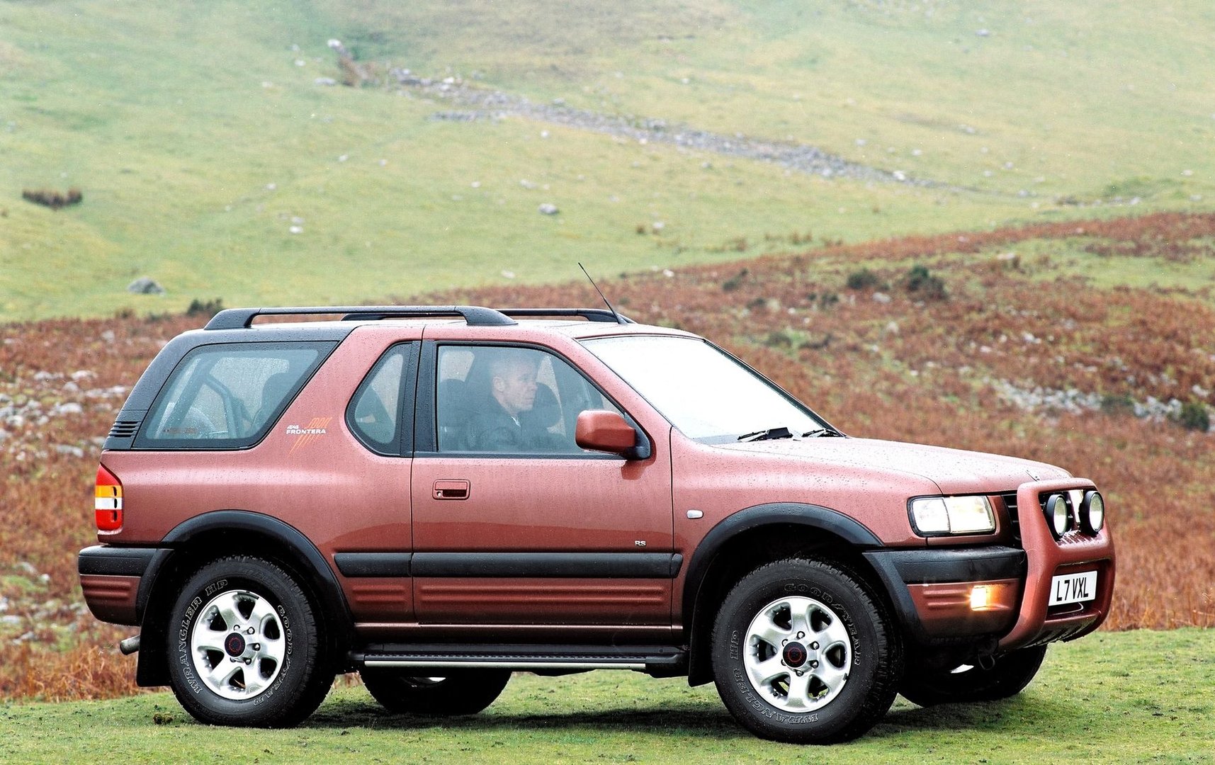 vauxhall_Frontera_2_generation__SUV_3-doors__1.jpg