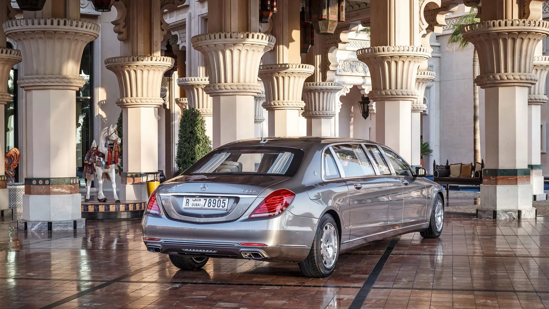 Mercedes_Maybach_S-Class_1_generation__Limousine__2.jpg