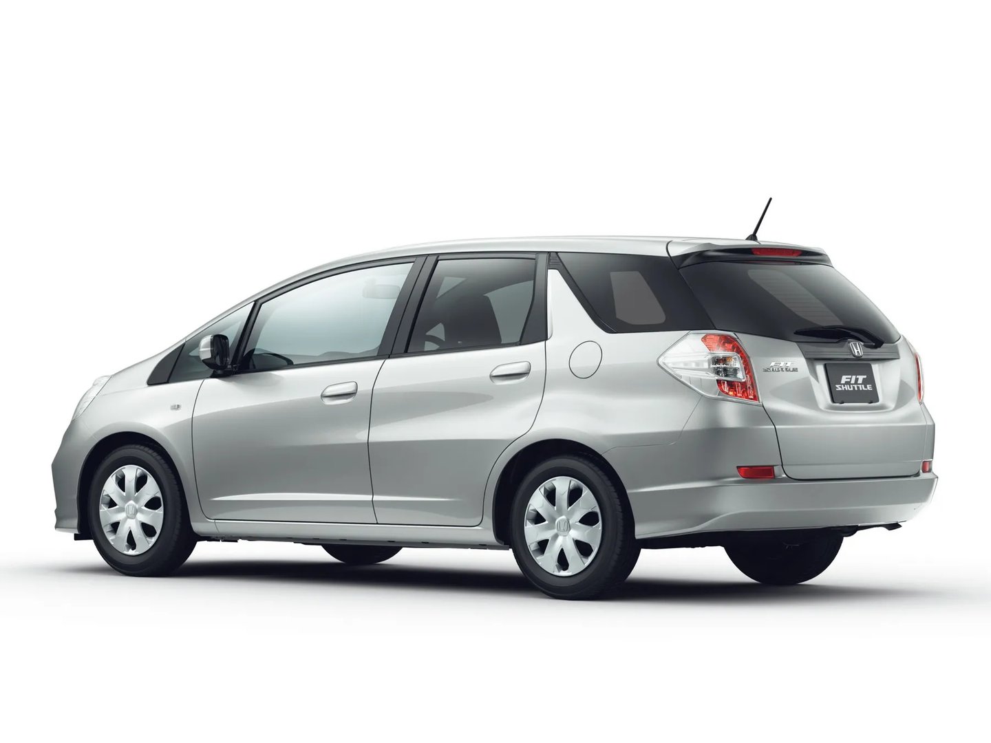 Honda_Fit_Shuttle_1_generation_restyling__Estate_5-door__3.jpg