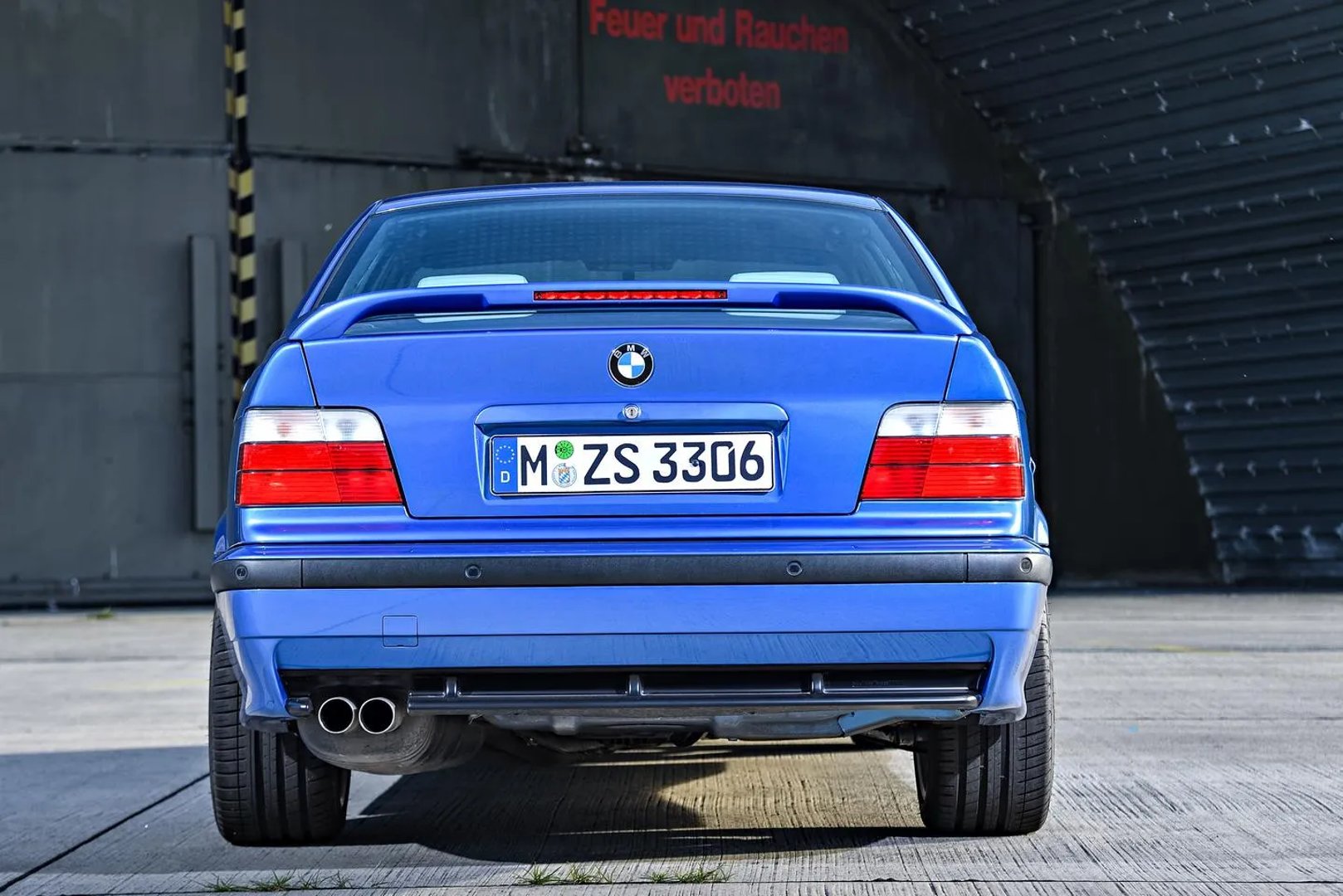 BMW_M3_2_generation__Sedan__3.jpg
