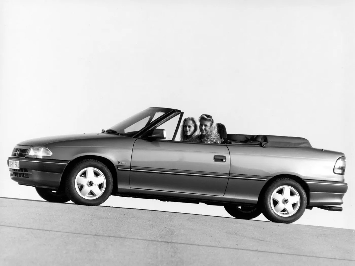 Opel_Astra_1_generation__Cabrio__6.jpg